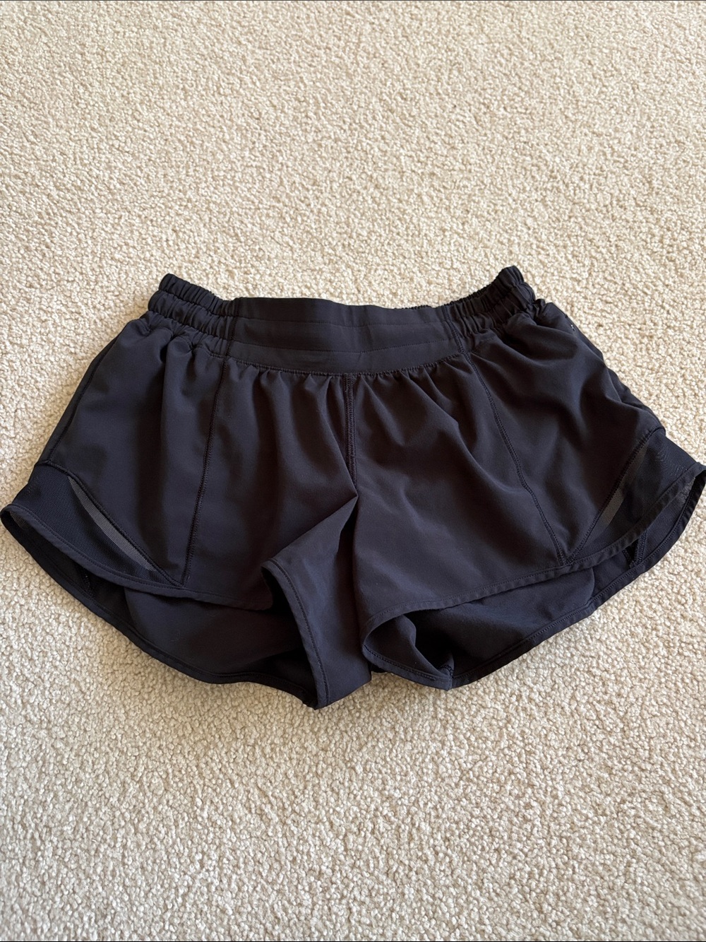 Lululemon 2.5in High Rise Hotty Hot Shorts